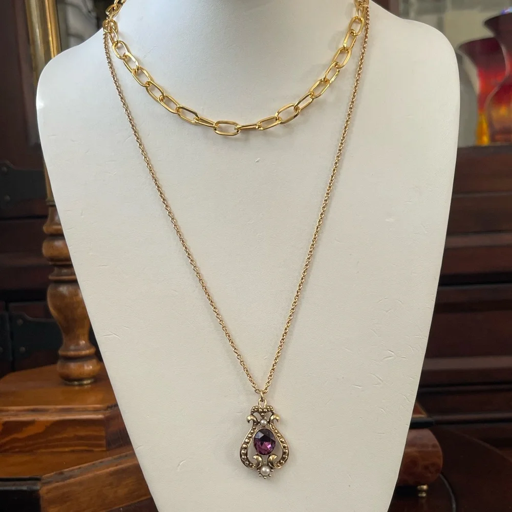 Antique style crystal glass amethyst faux pearl gold tone Avon pendant and chain - Picture 7 of 7